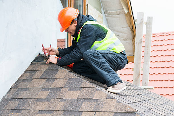 Best Best Roofing Contractors  in Altoona, WI